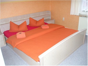 zweites Doppelzimmer im Obergeschoss